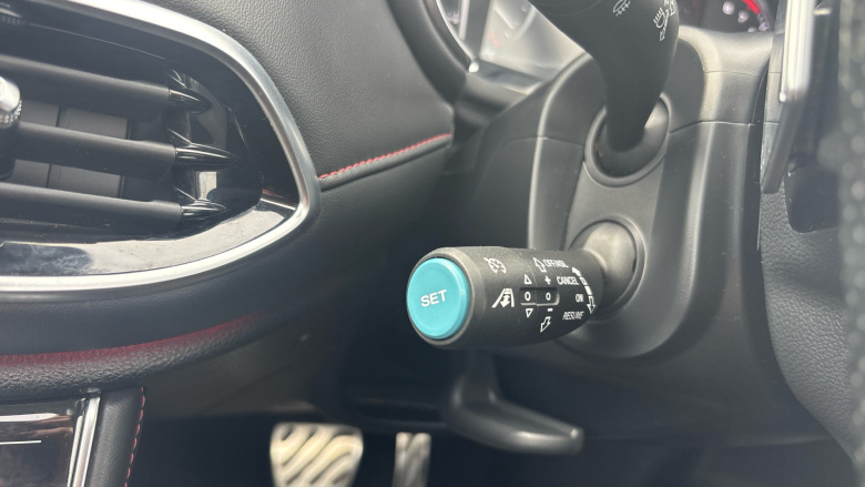 MG Hs 1.5 T-GDI Exclusive 5dr DCT Petrol Hatchback